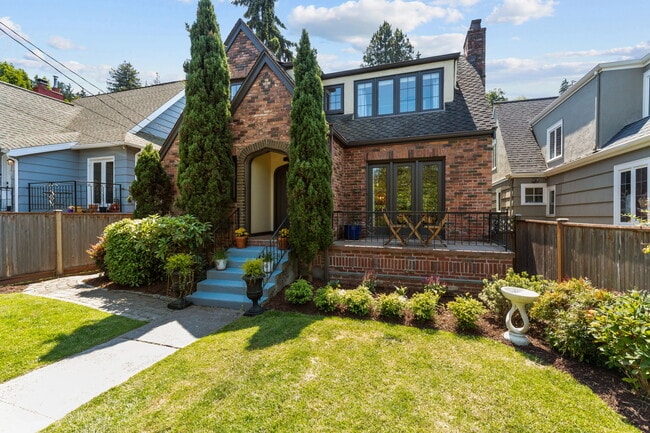 property at 2033 Boyer Ave E
