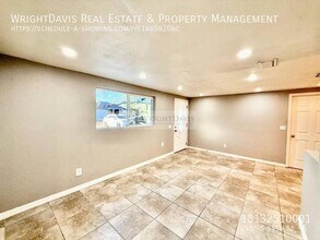 2406 S 69th St in Tampa, FL - Foto de edificio - Building Photo