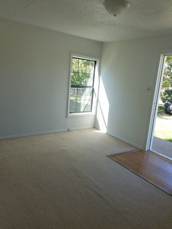 607 W 17th St in Portales, NM - Building Photo - Building Photo