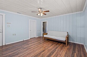 221 Huron St in Cleburne, TX - Building Photo - Building Photo