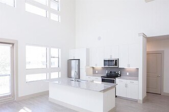 2100 Moser Ave in Dallas, TX - Building Photo - Building Photo