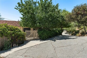 1733 Arteique Rd in Topanga, CA - Building Photo - Building Photo