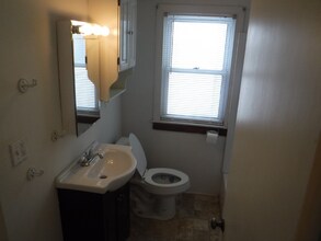 1545 Atlantic St NE in Warren, OH - Foto de edificio - Building Photo