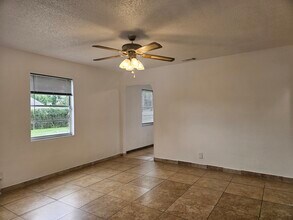 1109 E Okaloosa Ave in Tampa, FL - Foto de edificio - Building Photo