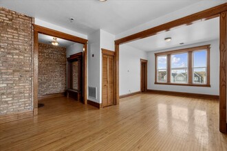 3401 W Armitage Ave, Unit 3E in Chicago, IL - Building Photo - Building Photo