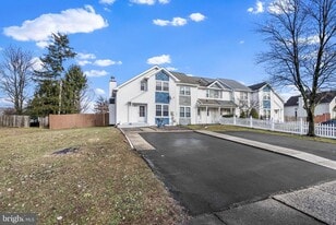 2673 Jean Dr in Hatfield, PA - Building Photo