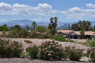 6889 Beverly Glen Ave in Las Vegas, NV - Building Photo