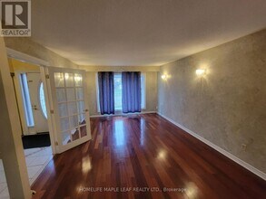 4 Ashurst Crescent in Brampton, ON - Building Photo - Building Photo
