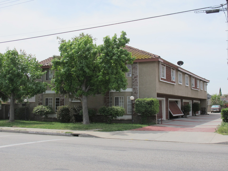 12100 Ferris Rd in El Monte, CA - Building Photo