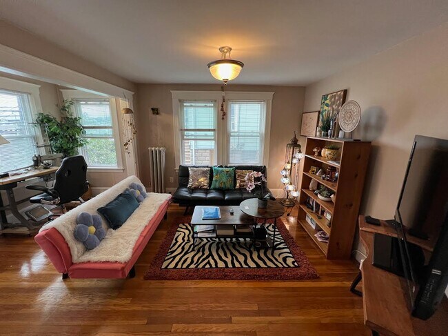 110 Walnut St, Unit #1 in Watertown, MA - Foto de edificio - Building Photo