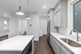 631 Fairview Ave NE in Grand Rapids, MI - Building Photo - Building Photo