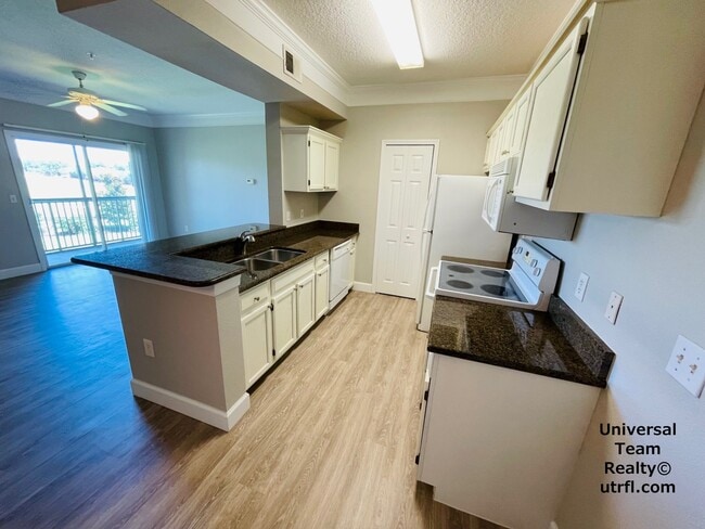 property at 11480 Villa Grand