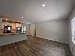 3201 Aviation Avenue in Coconut Grove, FL - Building Photo - Interior Photo