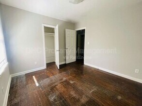 3210 Delowe Dr in East Point, GA - Building Photo - Building Photo