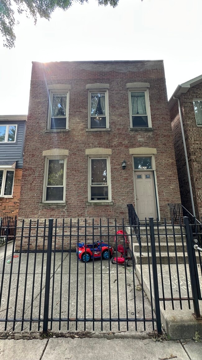 3622 S Union Ave, Unit 2F