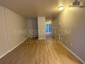 Highland Townhomes in Everett, WA - Building Photo - Interior Photo