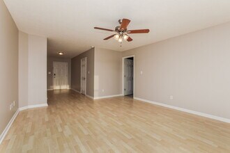 5102 Emmert Dr in Indianapolis, IN - Building Photo - Building Photo