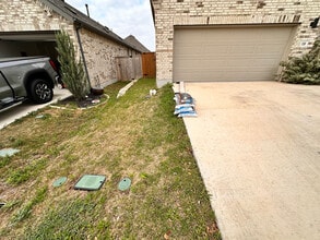 138 Blackwell Ln in Kyle, TX - Building Photo - Building Photo
