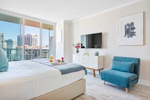 2889 McFarlane Rd in Miami, FL - Building Photo