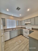 2646 Cottonwillow St in Las Vegas, NV - Foto de edificio - Building Photo