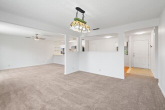 7085 Cloverleaf Way in Citrus Heights, CA - Building Photo - Building Photo