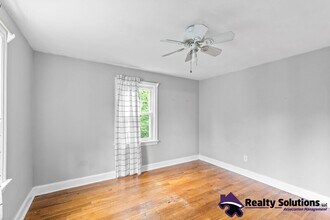 142 Palmer Ln in Ewing Township, NJ - Building Photo - Building Photo
