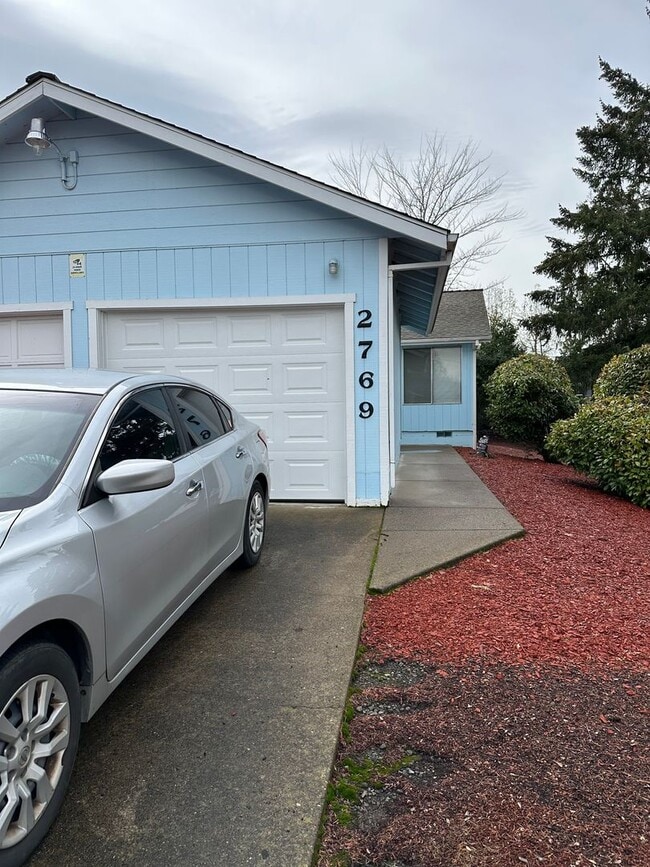 property at 2769 W Lorraine Ave