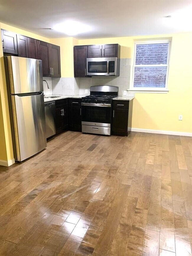 22 Liberty Ave in Jersey City, NJ - Building Photo - Building Photo