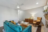 15151 Berry Trail in Dallas, TX - Building Photo - Building Photo