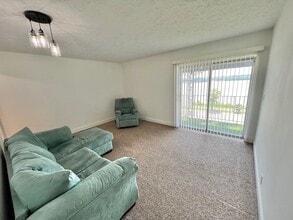 212 Riverside Dr in Jeffersonville, IN - Building Photo - Building Photo