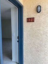 1201 S McClintock Dr in Tempe, AZ - Building Photo