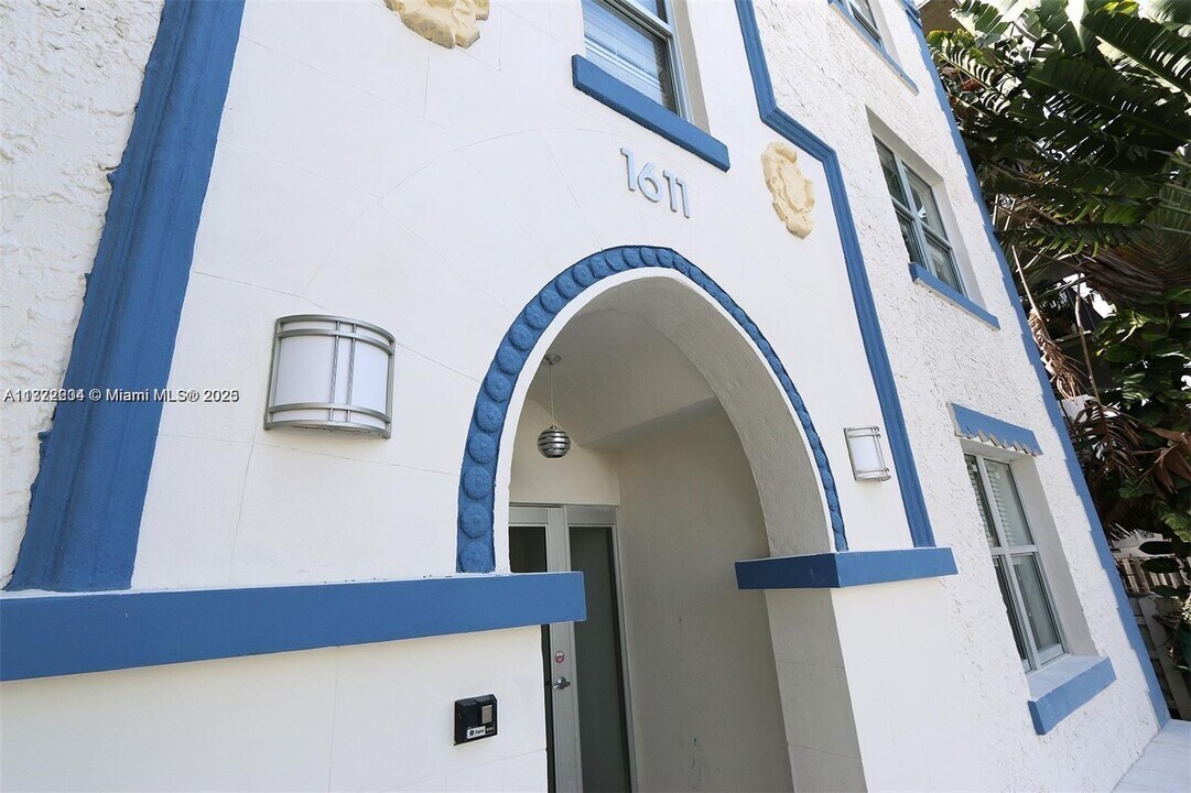 1611 Meridian Ave in Miami Beach, FL - Building Photo