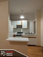 633 W Barry Ave, Unit 404 in Chicago, IL - Building Photo - Building Photo