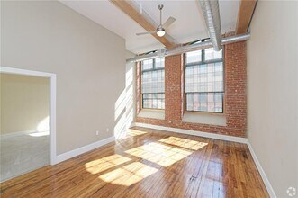 75 Pocasset St in Johnston, RI - Building Photo - Building Photo