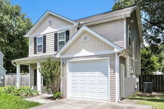 4504 Stephen Oaks Way in Greensboro, NC - Foto de edificio - Building Photo