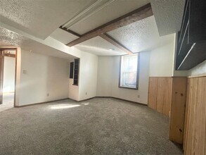 831 E College St in Iowa City, IA - Building Photo - Building Photo