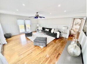 51 Cheviot Rd in Southampton, NY - Foto de edificio - Building Photo