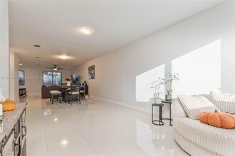 2430 SW 145th Pl in Miami, FL - Building Photo - Building Photo