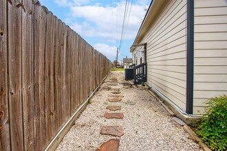 14310 Sweeney Rd in Houston, TX - Building Photo - Building Photo