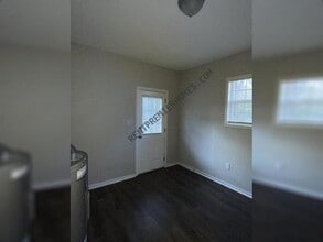 6706 W Wakefield Dr in Little Rock, AR - Building Photo - Building Photo