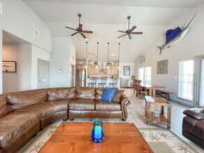 4037 Summit Dr in Corpus Christi, TX - Building Photo - Building Photo