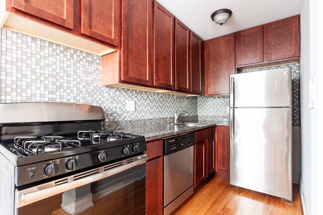 435 W Roscoe St, Unit 4