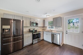 912 Joyner St in Clayton, NC - Building Photo - Building Photo