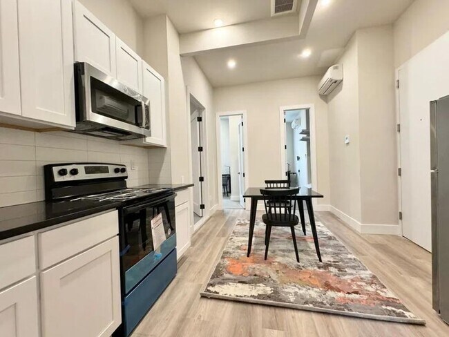 Nice room in a good neighborhood, Unit 1A in Brooklyn, NY - Building Photo - Building Photo