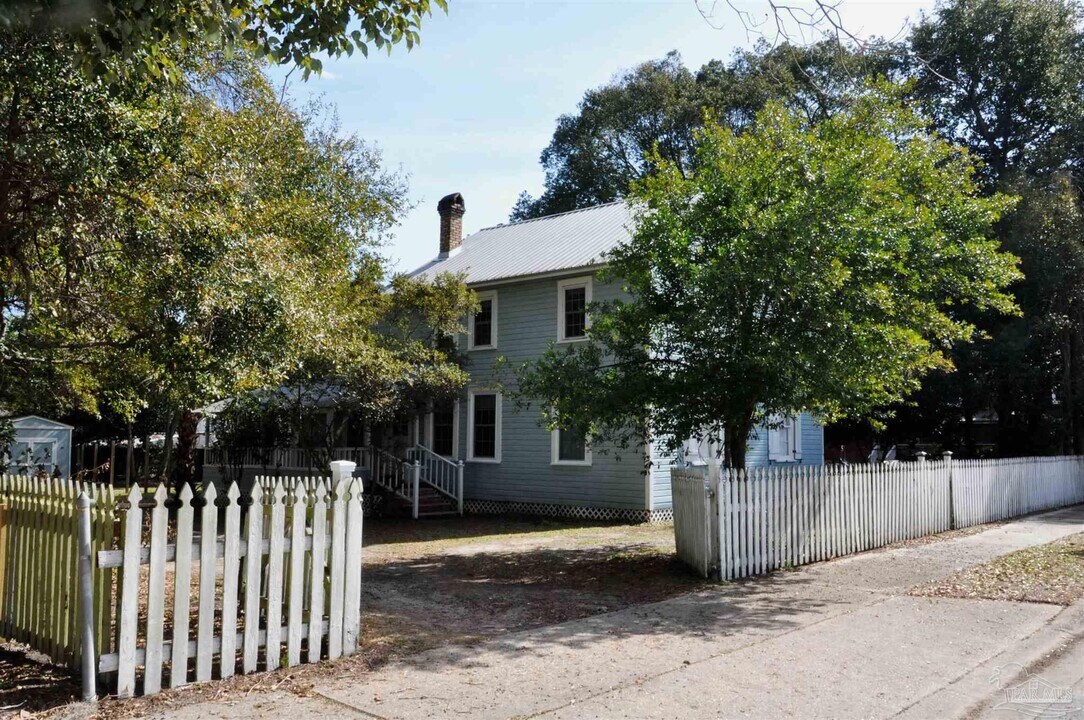 4600 Forsyth St in Milton, FL - Building Photo