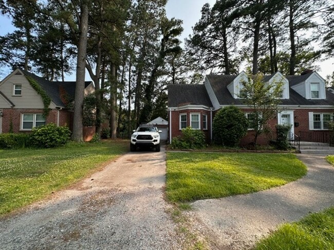 property at 3707 Riverside Dr