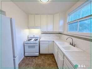 5803 W Olympic Blvd in Los Angeles, CA - Building Photo - Building Photo