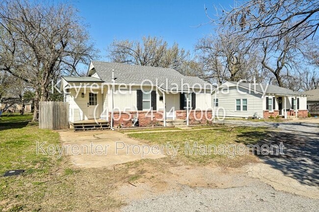 property at 4913 N Willow Ave