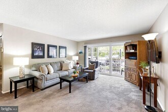 14 Cheverny Ct, Unit 14 Cheverny Ct in Trenton, NJ - Building Photo - Building Photo