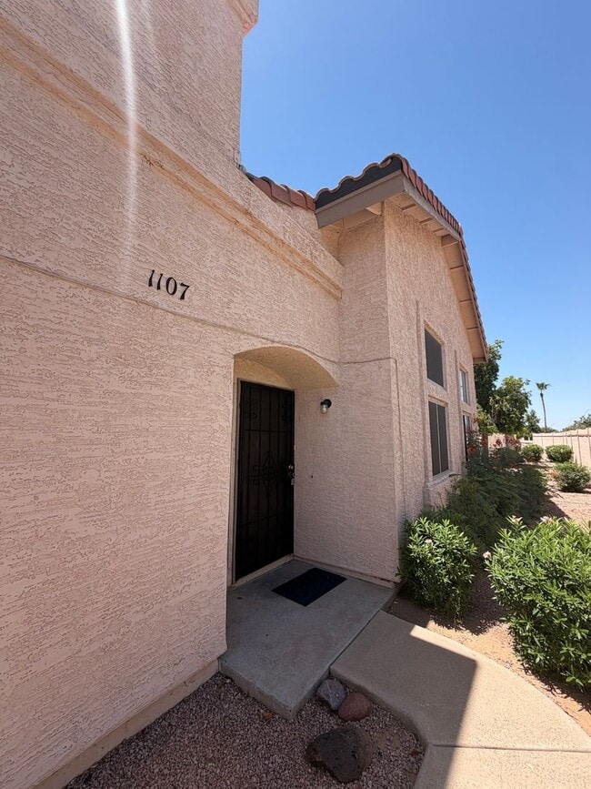 property at 2019 W Lemon Tree Pl